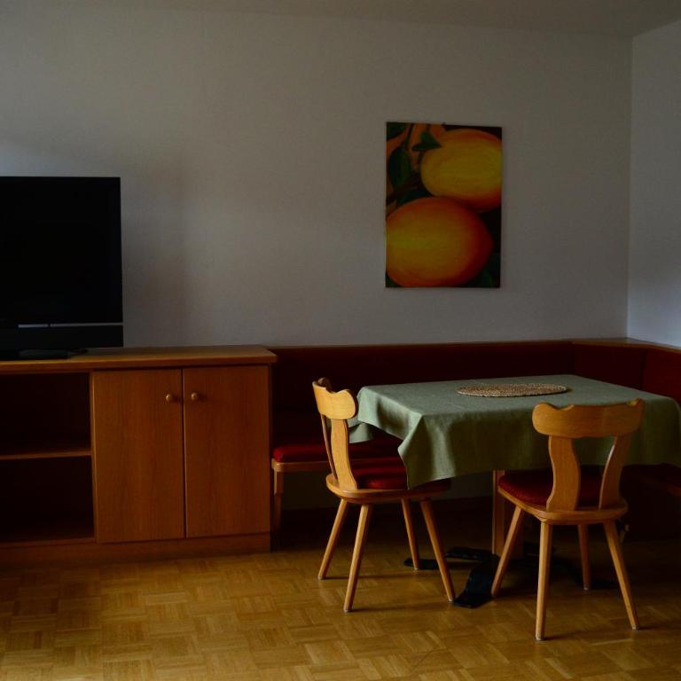 Residence Sonnenburger - Biobauernhof - Azienda agricola biologica - One-Bedroom Apartment with View - 4