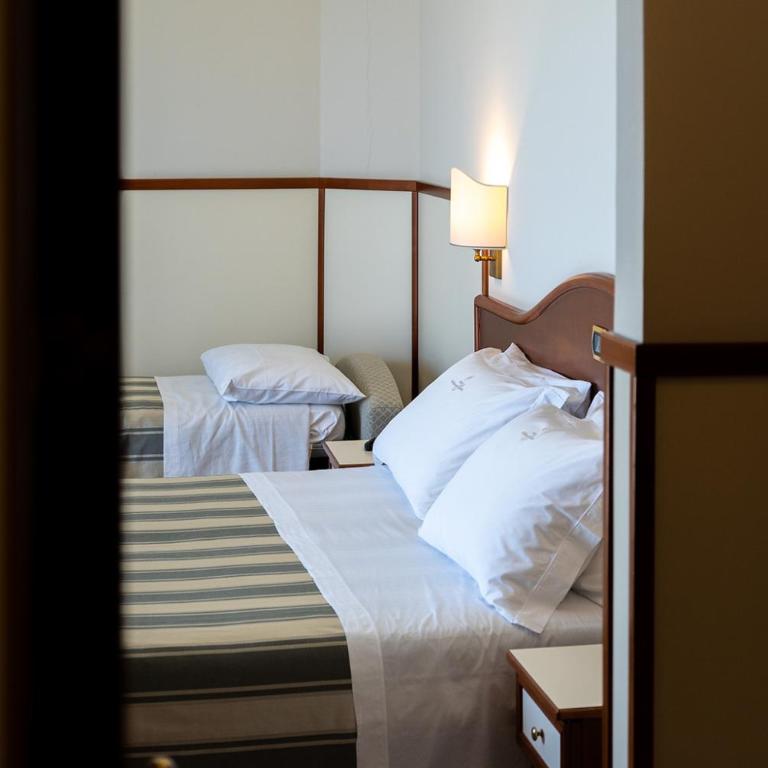 Hotels Vidi Miramare & Delfino - Triple Room with Lateral Sea View - 23