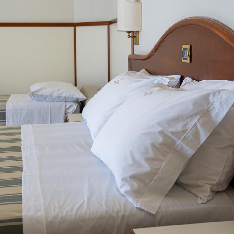 Hotels Vidi Miramare & Delfino - Triple Room with Lateral Sea View - 3