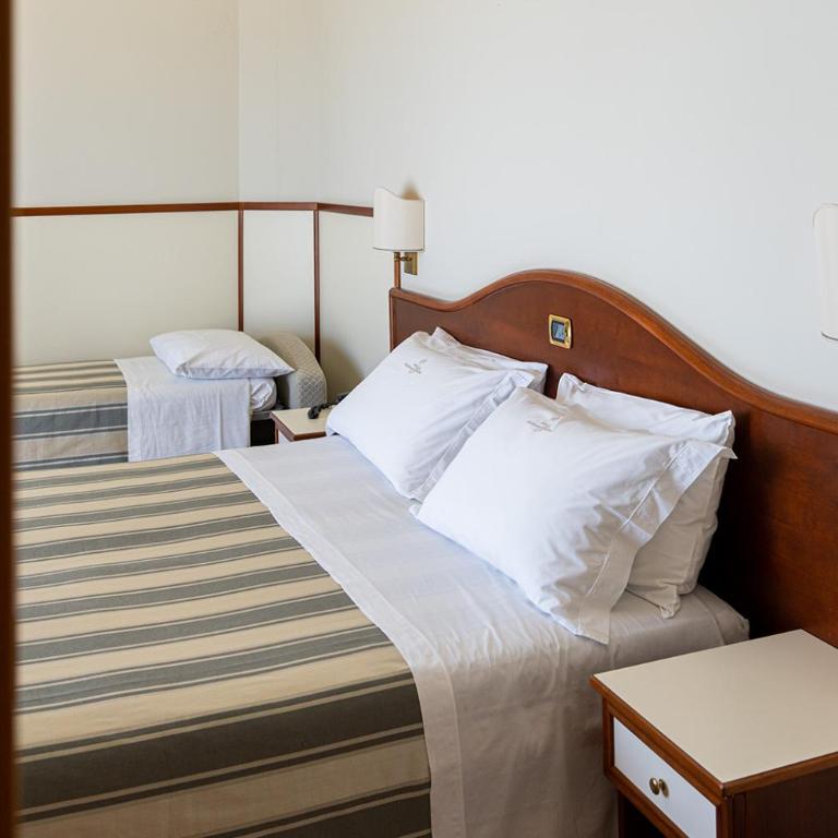 Hotels Vidi Miramare & Delfino - Triple Room with Lateral Sea View - 26
