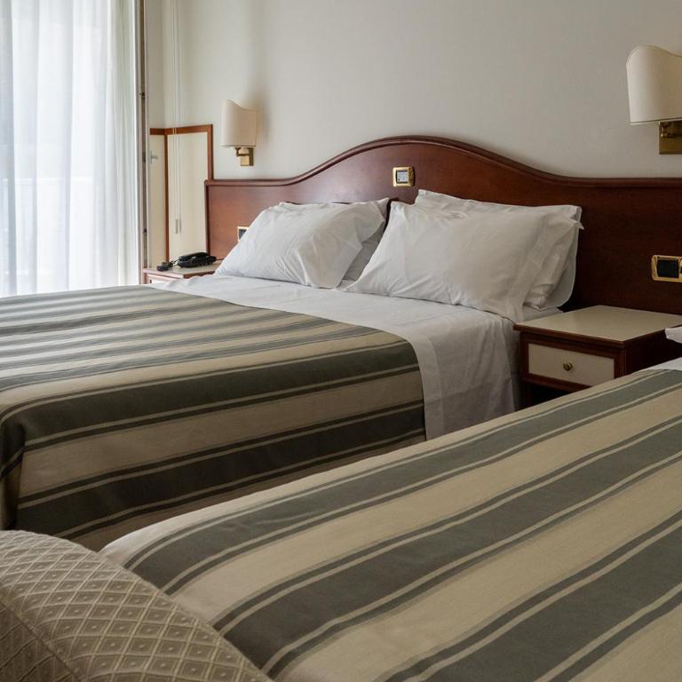 Hotels Vidi Miramare & Delfino - Triple Room with Lateral Sea View - 14