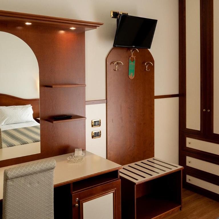 Hotels Vidi Miramare & Delfino - Triple Room with Lateral Sea View - 17