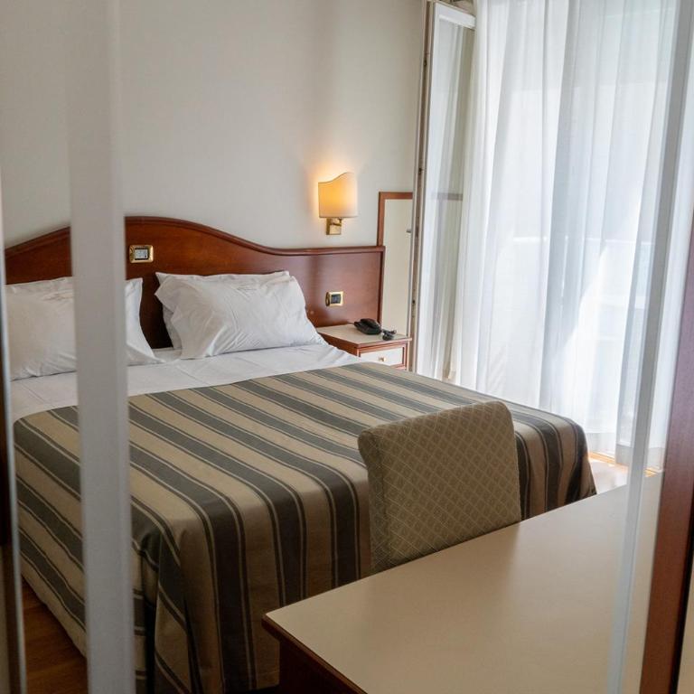 Hotels Vidi Miramare & Delfino - Triple Room with Lateral Sea View - 16
