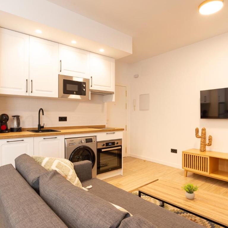 II Cozy & Modern Apartment AYR - Three-Bedroom Apartment - 9
