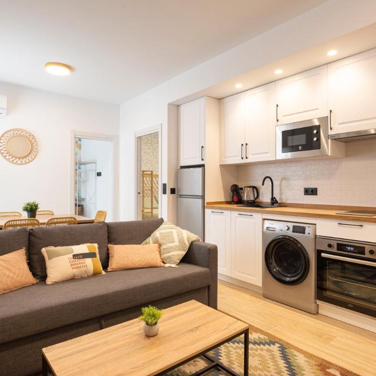 II Cozy & Modern Apartment AYR - Three-Bedroom Apartment - 12