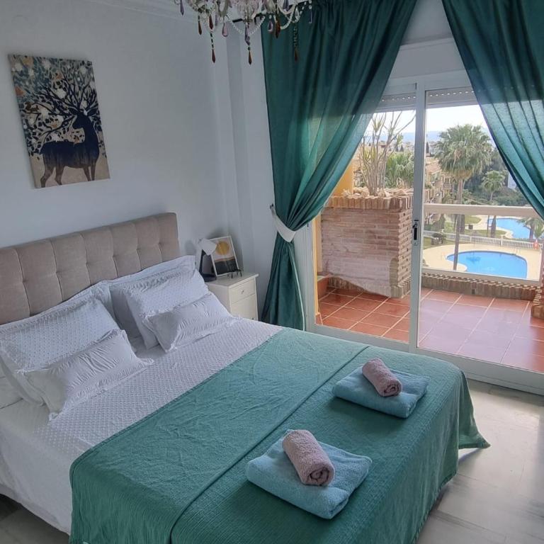 Room in shared Apartment in suite bathroom WiFi 2 swimming Pools Panoramic views Mijas Marbella - Apartment mit 2 Schlafzimmern - 4