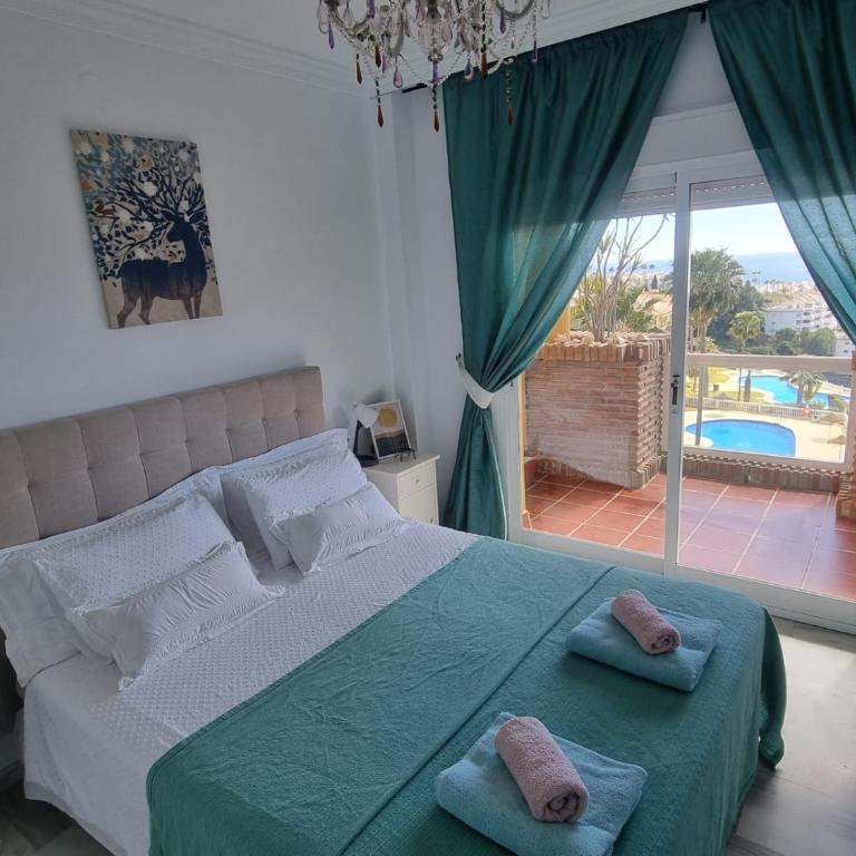 Room in shared Apartment in suite bathroom WiFi 2 swimming Pools Panoramic views Mijas Marbella - Apartment mit 2 Schlafzimmern - 2