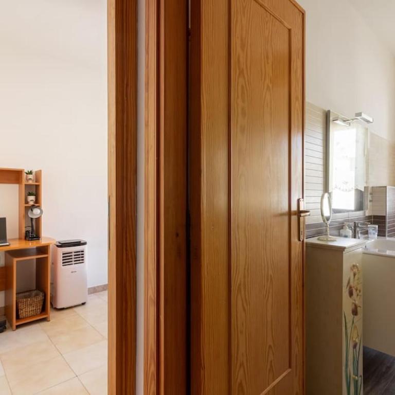 [Parcheggio Privato] Un minuto a piedi dal Mare! - Two-Bedroom Apartment - 13