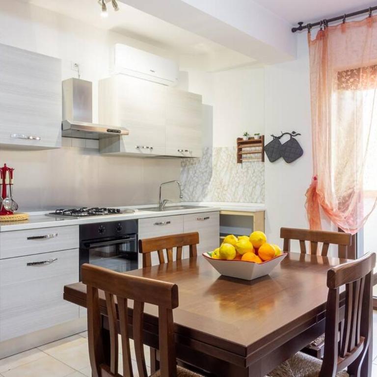 [Parcheggio Privato] Un minuto a piedi dal Mare! - Two-Bedroom Apartment - 2