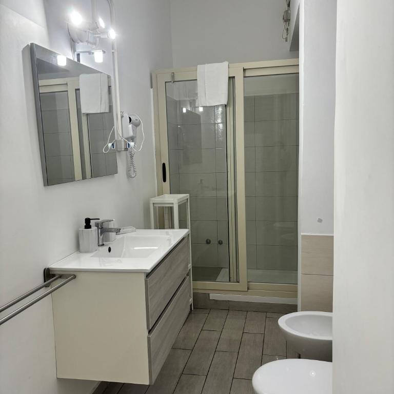 Il Teatro Rooms - Quadruple Room with Private External Bathroom - 5