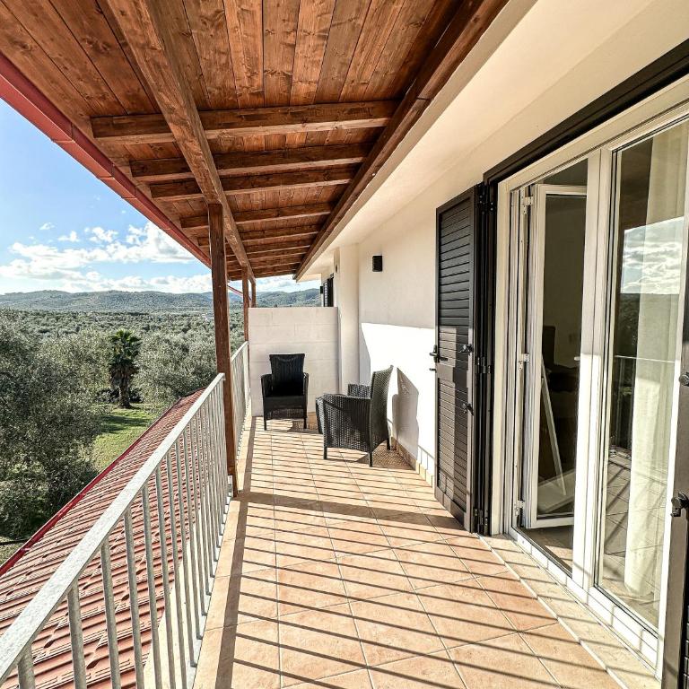 Valle degli Ulivi B&B - Double Room with Pool View - 7