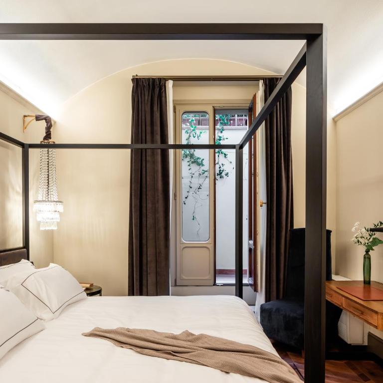 This Time Tomorrow in Florence - Three-Bedroom Premium Apartment with Balcony - 3