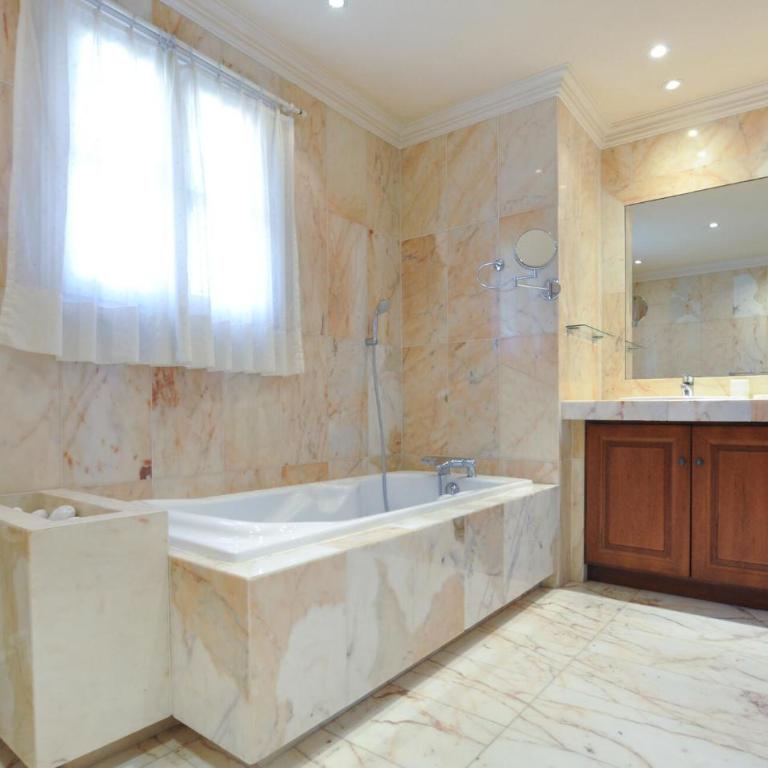 Awesome Home In Mougins - Maison de Vacances 5 Chambres - 25