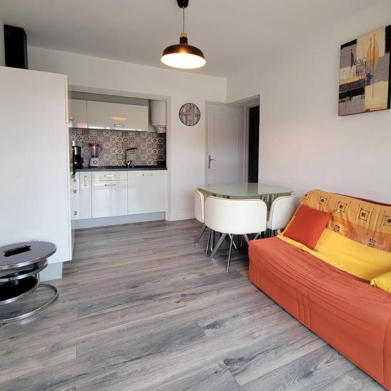 Charming love nest near the sea - Apartment - 1