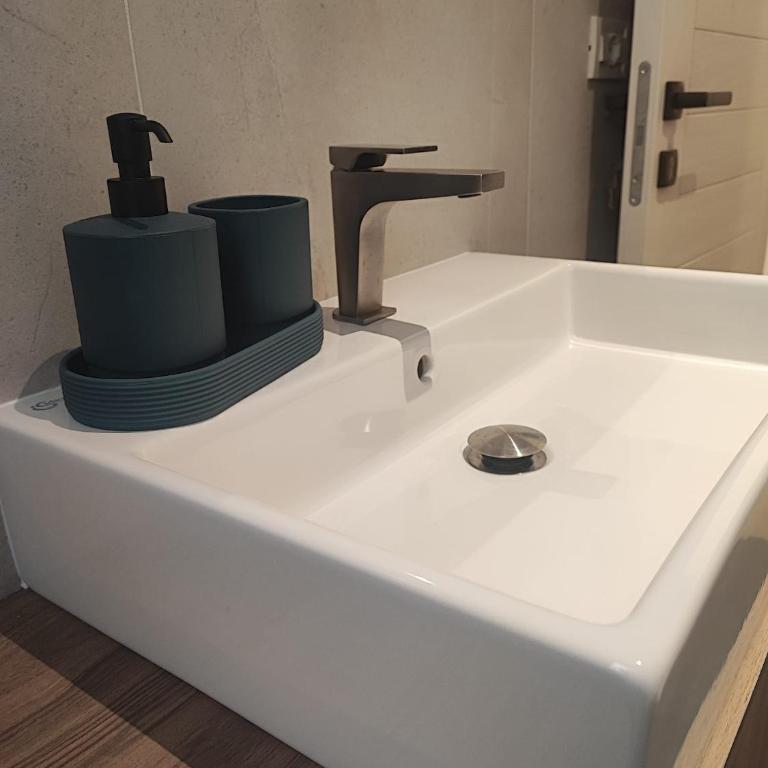 Foresteria Juvarra - Camera Matrimoniale/Doppia con Letti Singoli con Bagno Privato Esterno - 8