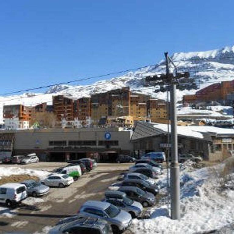 Appartement cosy avec balcon, piscine et sauna - Idéalement situé près des pistes - L'Alpe d'Huez - FR-1-405-358 - Appartement - 2