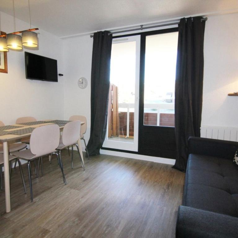 Appartement cosy avec balcon, piscine et sauna - Idéalement situé près des pistes - L'Alpe d'Huez - FR-1-405-358 - Appartement - 3