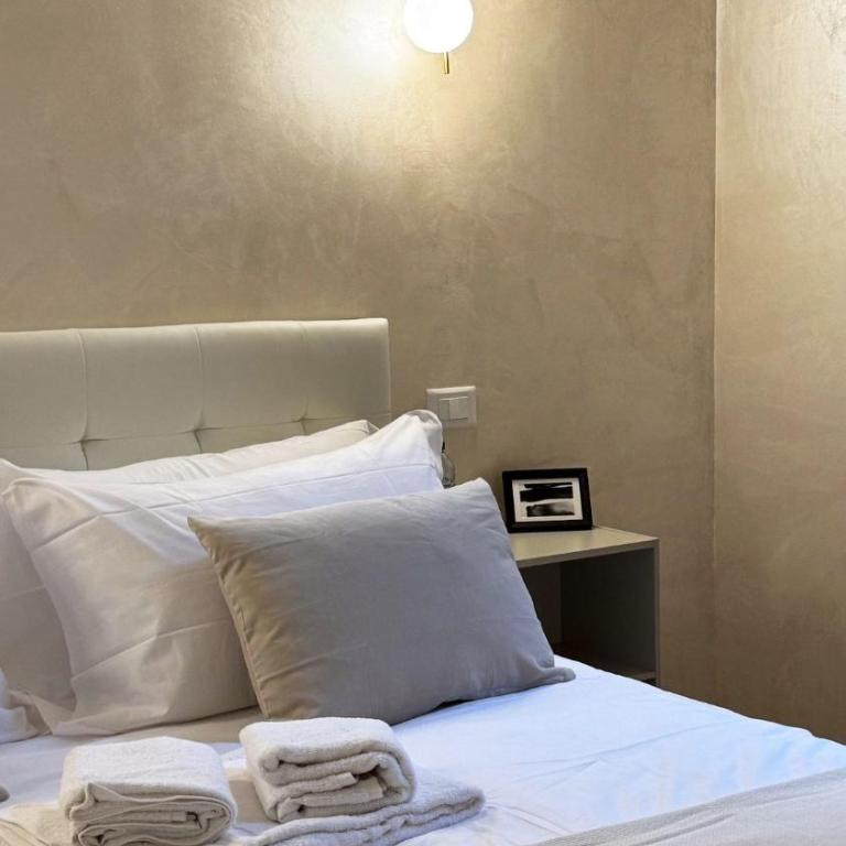 Ten Miles Guesthouse Roma - Camera Matrimoniale con Bagno Privato - 2