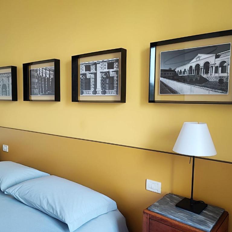 Foresteria Juvarra - Camera Matrimoniale/Doppia con Letti Singoli con Bagno Privato Esterno - 7