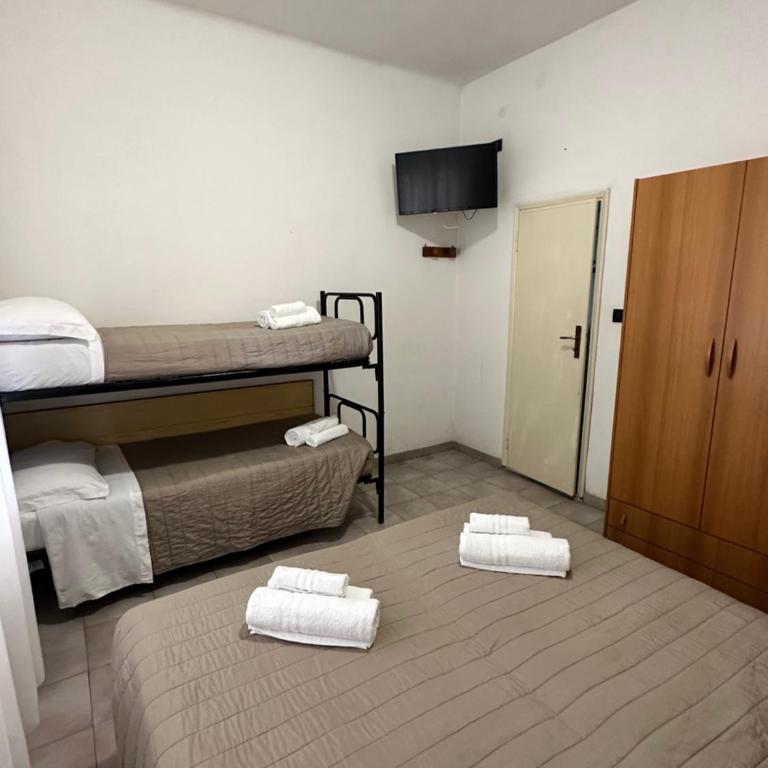 Hotel Enna Rimini - Camera Quadrupla Standard - 2