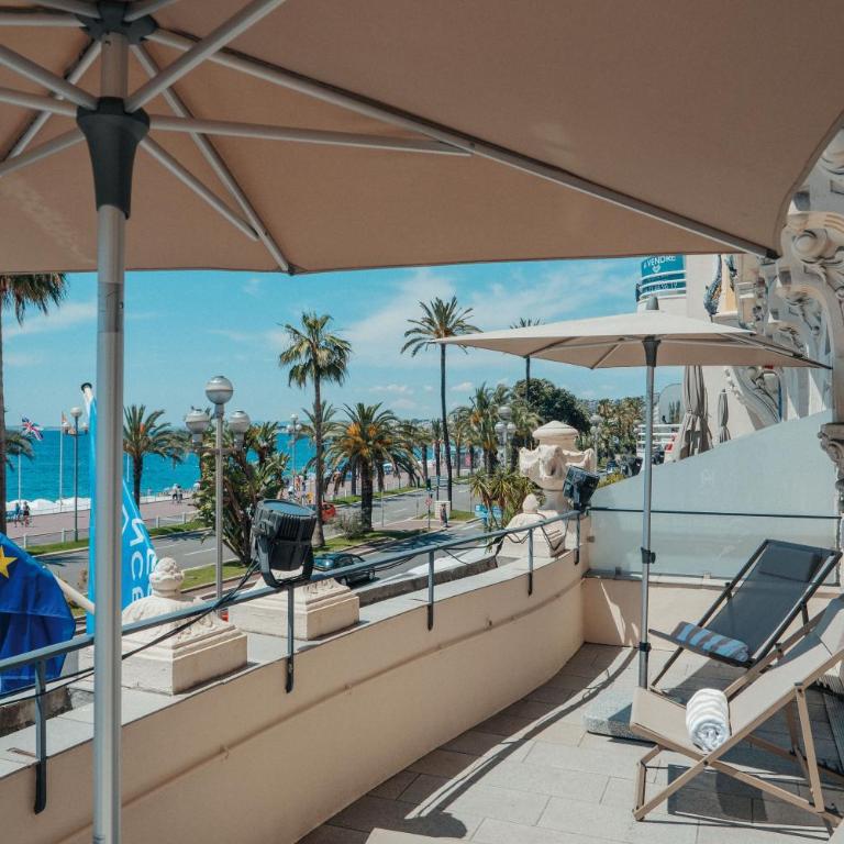 Hôtel Le Royal Promenade des Anglais - Chambre Double avec Terrasse - Vue sur Mer - 4