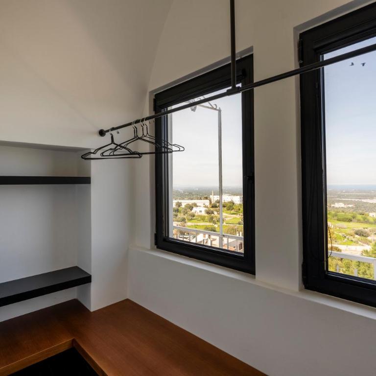 GuestHost - Panorama Suite Modern Charm - Suite with Balcony - 11