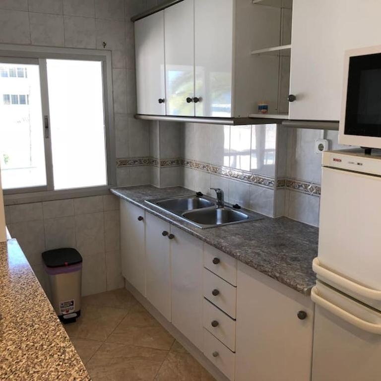 Appartement met zicht op ZEE, strand op 40 meter. - Apartamento de 1 dormitorio - 2
