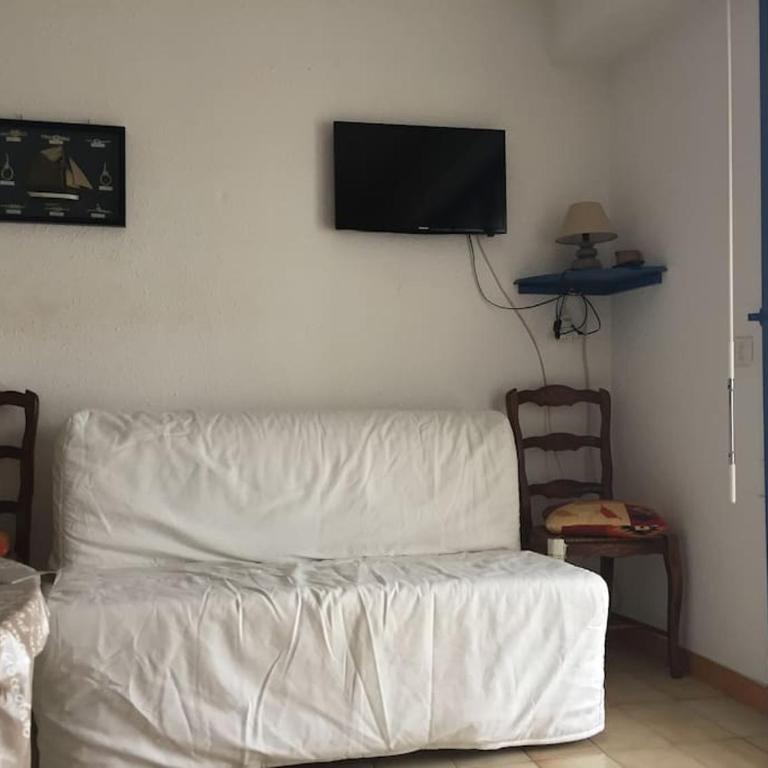 Grand Studio rez de jardin avec parking à 5 min à pieds de la mer et commerces - Appartement 1 Chambre - 12