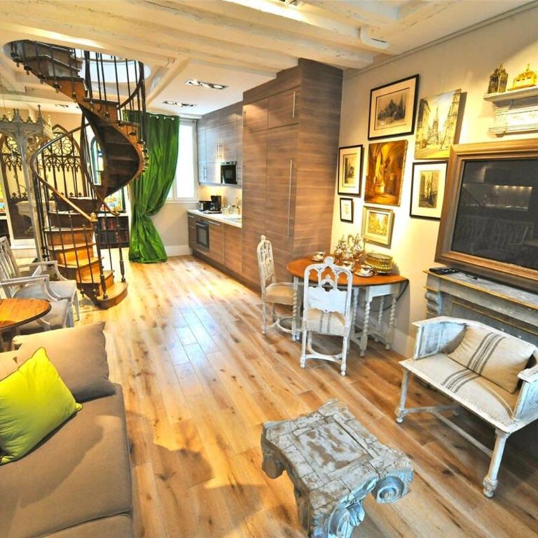 A Balcony on Notre Dame with AC - Appartement - 5