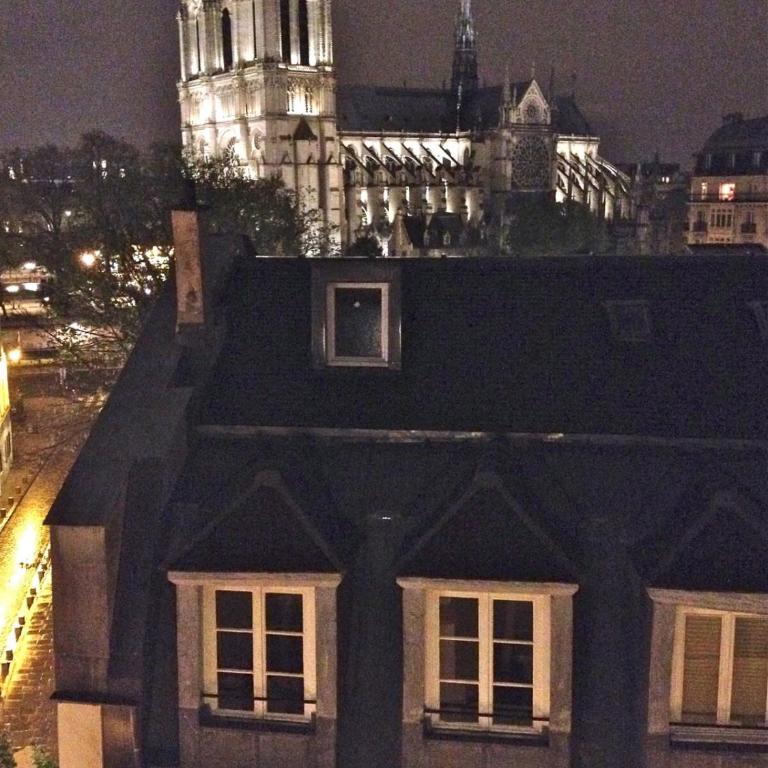 A Balcony on Notre Dame with AC - Appartement - 7