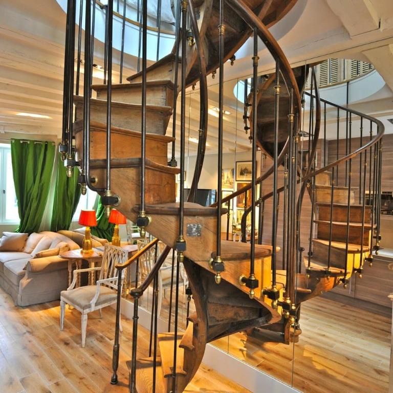 A Balcony on Notre Dame with AC - Appartement - 21