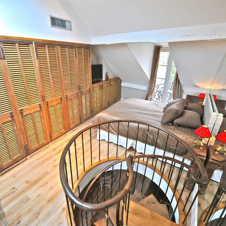 A Balcony on Notre Dame with AC - Appartement - 42