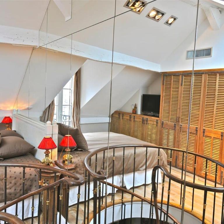 A Balcony on Notre Dame with AC - Appartement - 48