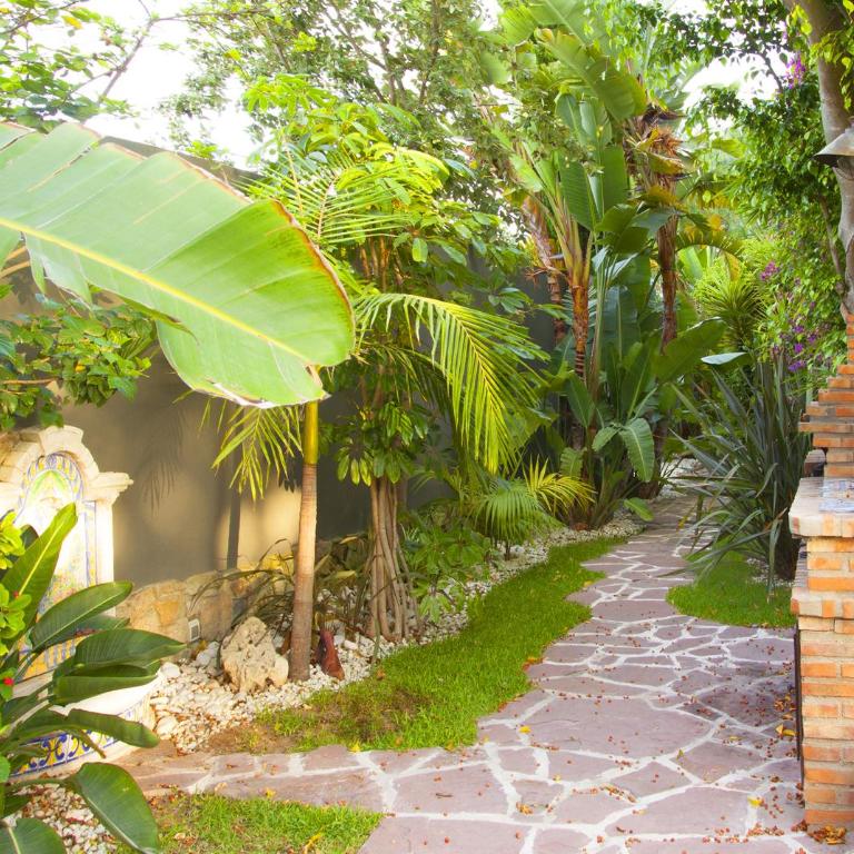 Villa de Lujo con Jardines y Piscina - Villa con vistas al jardín - 48