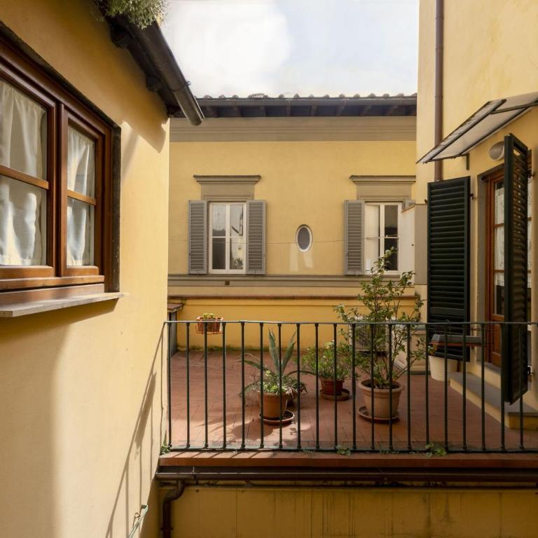 Santa Croce Dante's View Apartment with Terrace by Halldis - Appartamento - 24