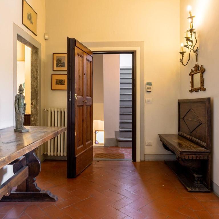Santa Croce Dante's View Apartment with Terrace by Halldis - Appartamento - 44