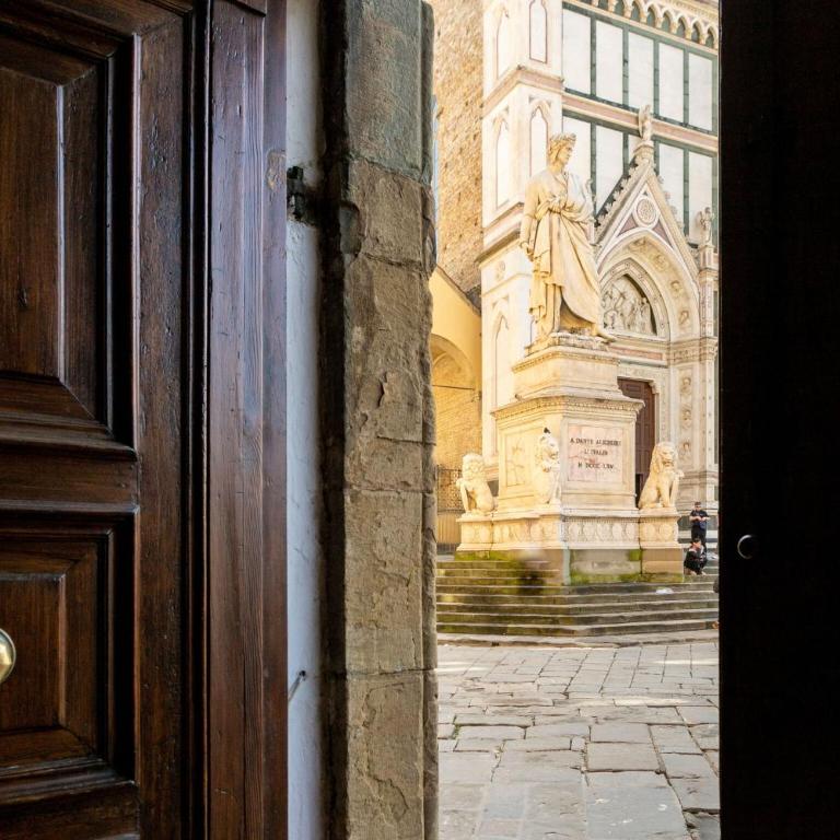 Santa Croce Dante's View Apartment with Terrace by Halldis - Appartamento - 48
