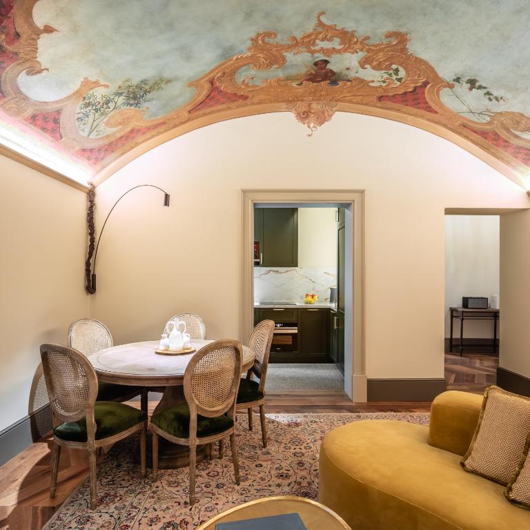 This Time Tomorrow in Florence - Three-Bedroom Premium Apartment with Balcony - 9