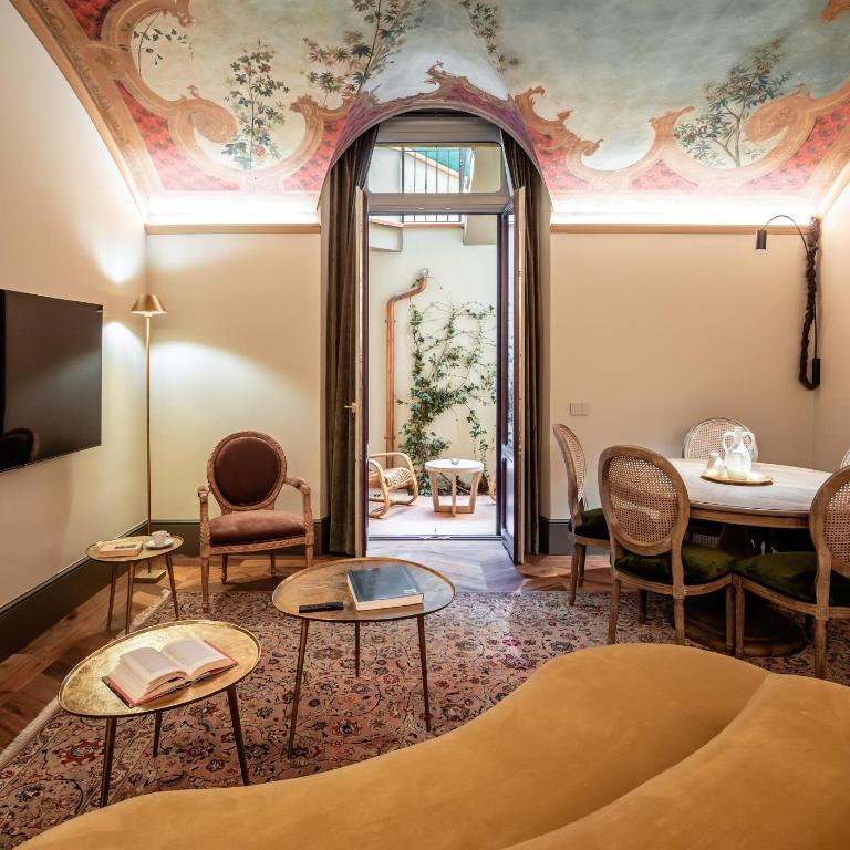 This Time Tomorrow in Florence - Three-Bedroom Premium Apartment with Balcony - 10