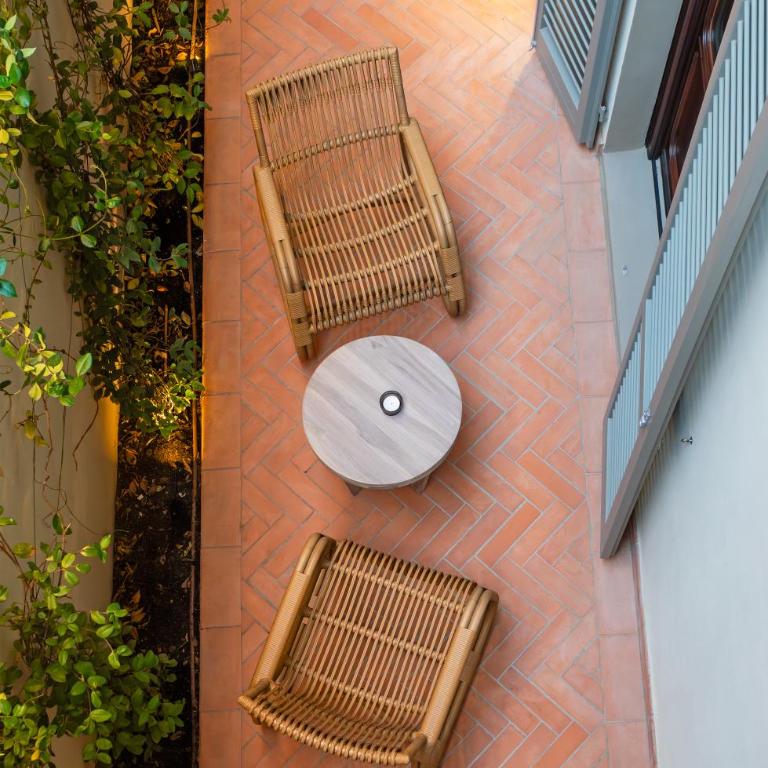 This Time Tomorrow in Florence - Three-Bedroom Premium Apartment with Balcony - 12