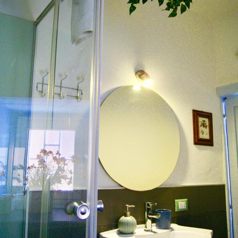 BeeClaire Guest House - Ampia Camera Matrimoniale - 4