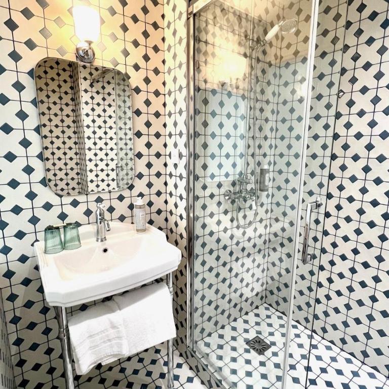 Hôtel La Tour Intendance - Chambre Double Supérieure - 8