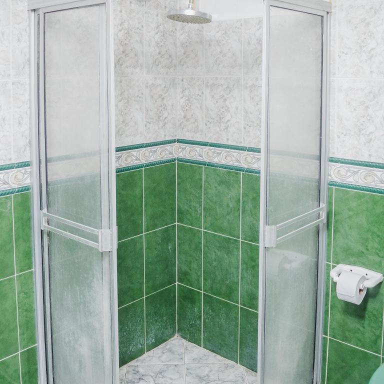 HOSTAL CASA TIO POLI - Family Room with Private Bathroom - 15