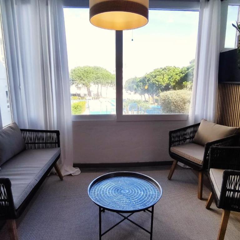 Stylish Seaview Apartment - Apartment - 20