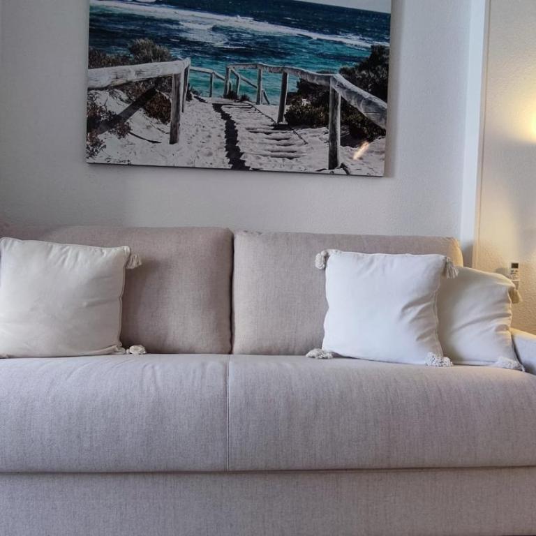 Stylish Seaview Apartment - Apartment - 11