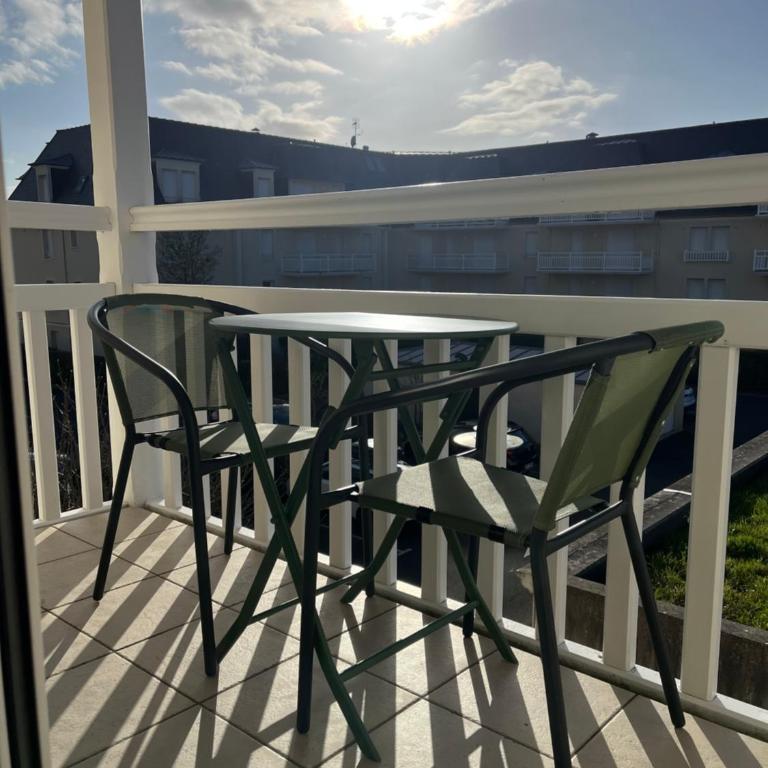 CABOURG - 2 PIÈCES avec Balcon et parking- Hyper Centre et Plage - Apartamento de 1 dormitorio - 9