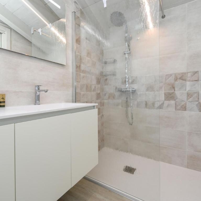 H2o Green Residence with 3 pools DesenzanoLoft Official Partner Homes & Villas by Marriott Bonvoy - Casa Vacanze - 32