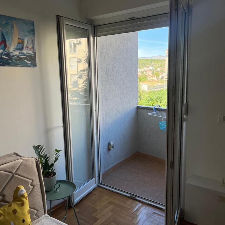 Studio 6 - One-Bedroom Apartment - 5