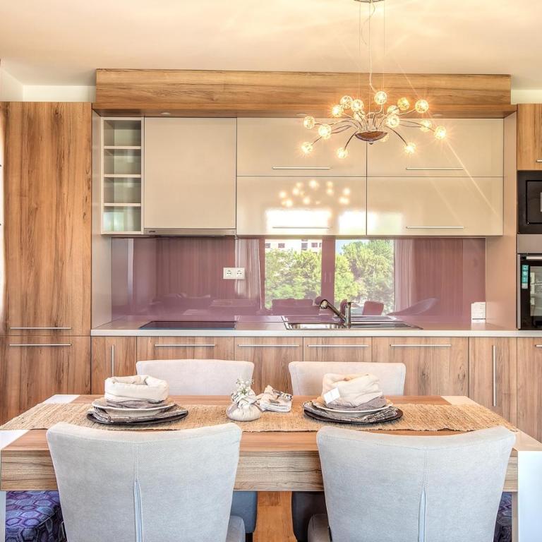 VIP Apartments - Apartman sa 3 Spavaće Sobe i Pogledom na Planinu i Reku - 3