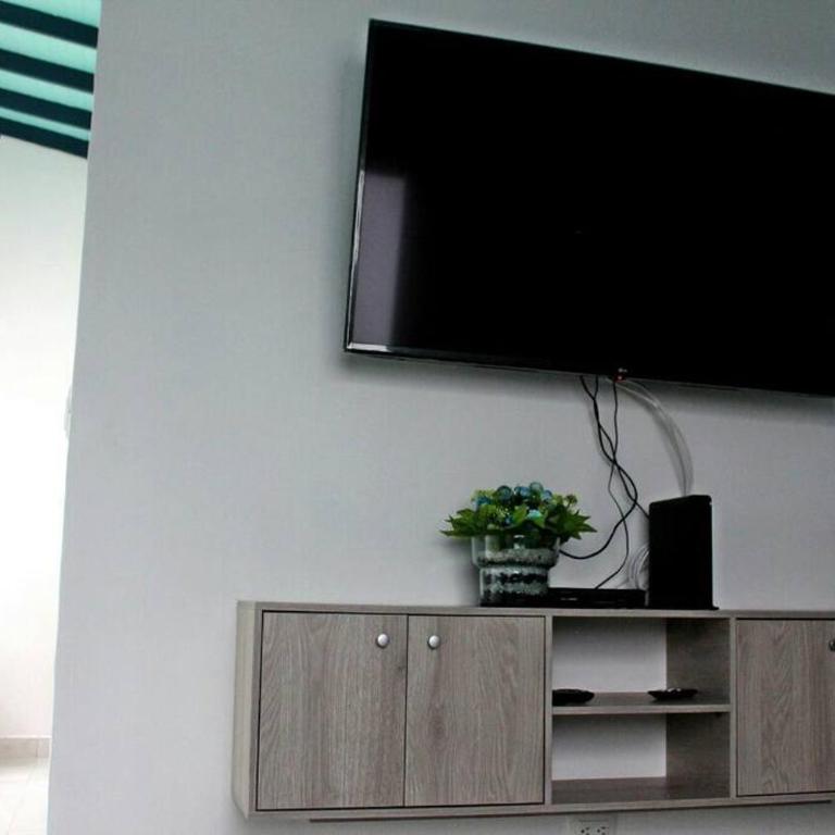 APARTAMENTO PRIVADO Y TRANQUILO EN MANILA. - Two-Bedroom Apartment - 7